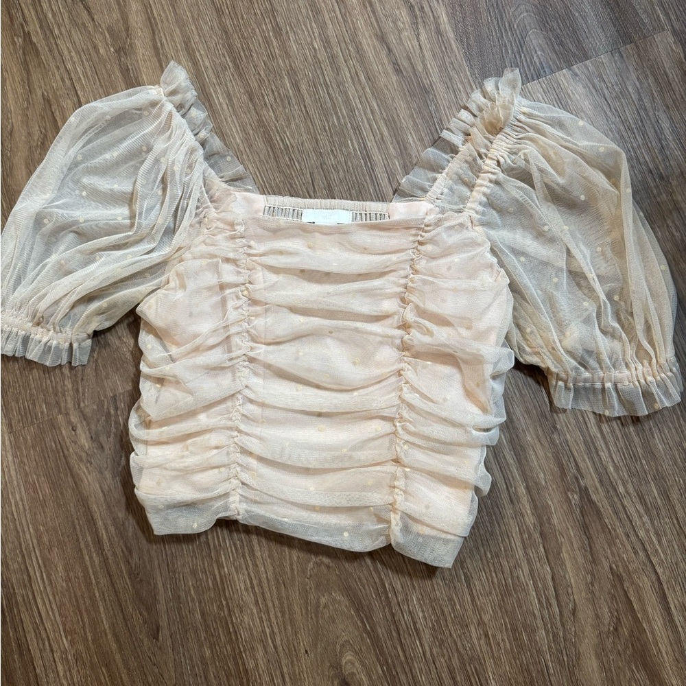 H&M Cream Ruched Blouse cropped small polka dot pink crop puff sleeve